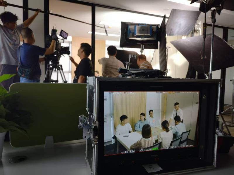 双江TVC拍摄公司：科技产品视觉化大师，诠释未来感与功能美学